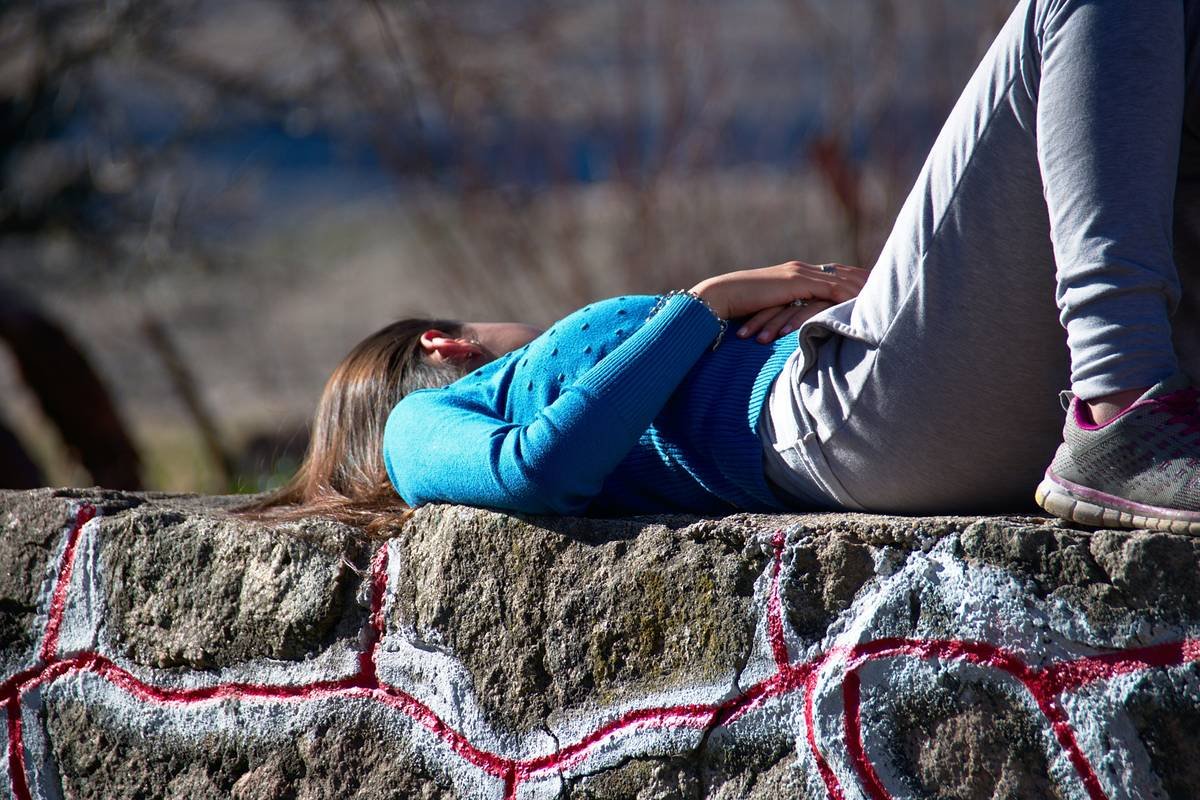 How to Stretch Tights: A Climber’s Guide to Comfort, Fit, and Longevity