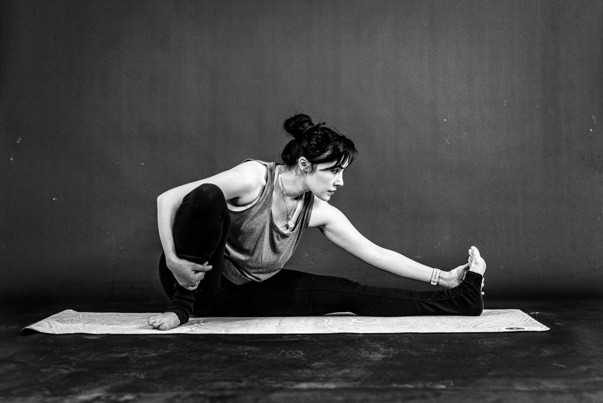 Stretching in Tights: Why Your Recovery & Flexibility Depend on the Right Fabric (Not Just Yoga Pants)