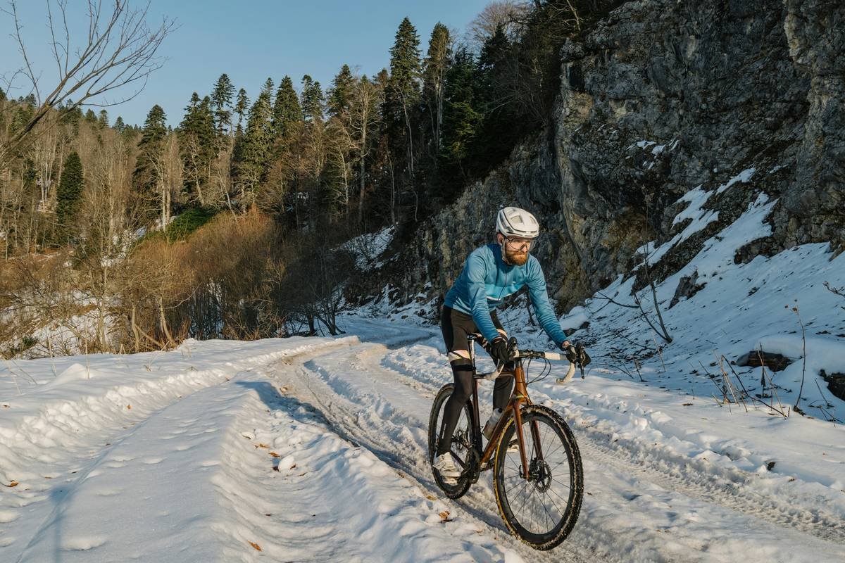 The Warmest Cycling Tights for Winter: Your Cold-Weather Ride Just Got Cozy (and Safe)
