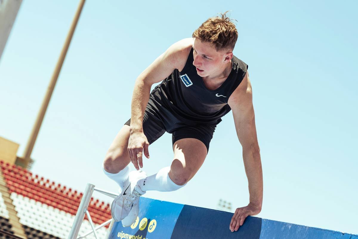 How Climbing Tights Fuel Weight Loss & Agile Performance (Not Just for Rock Walls)