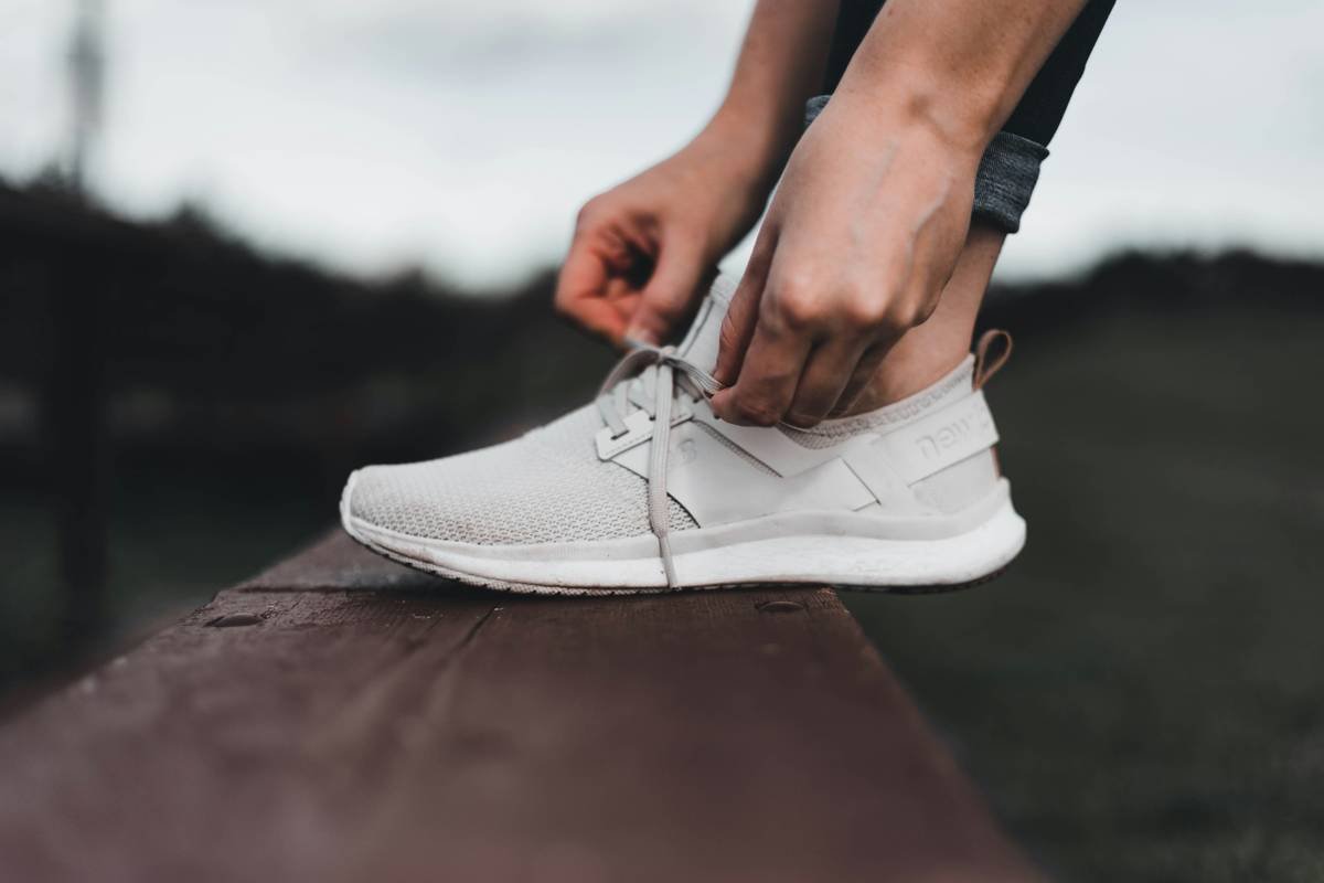 How to Stretch Tight Sneakers: A Weight-Loss Walker’s Guide to Blister-Free Comfort